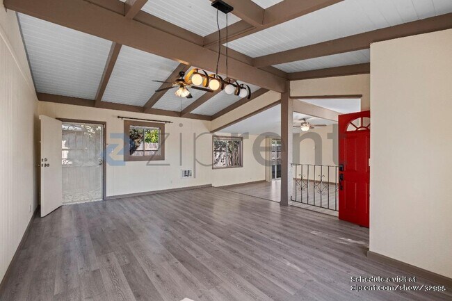 Building Photo - 200 Martin St