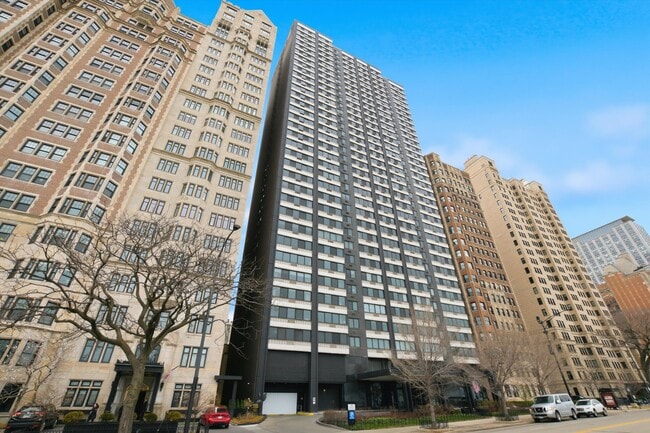 Foto del edificio - 1440 N Lake Shore Dr