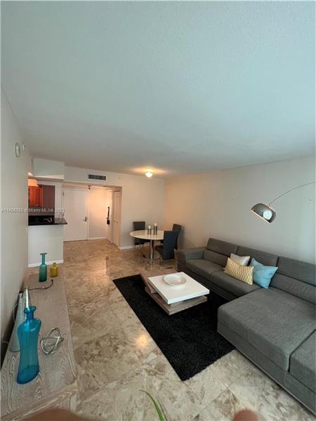 Foto del edificio - 186 SE 12th Terrace