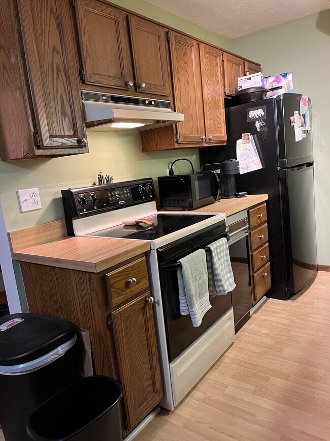 Foto del edificio - 1544 Cedarwood Dr