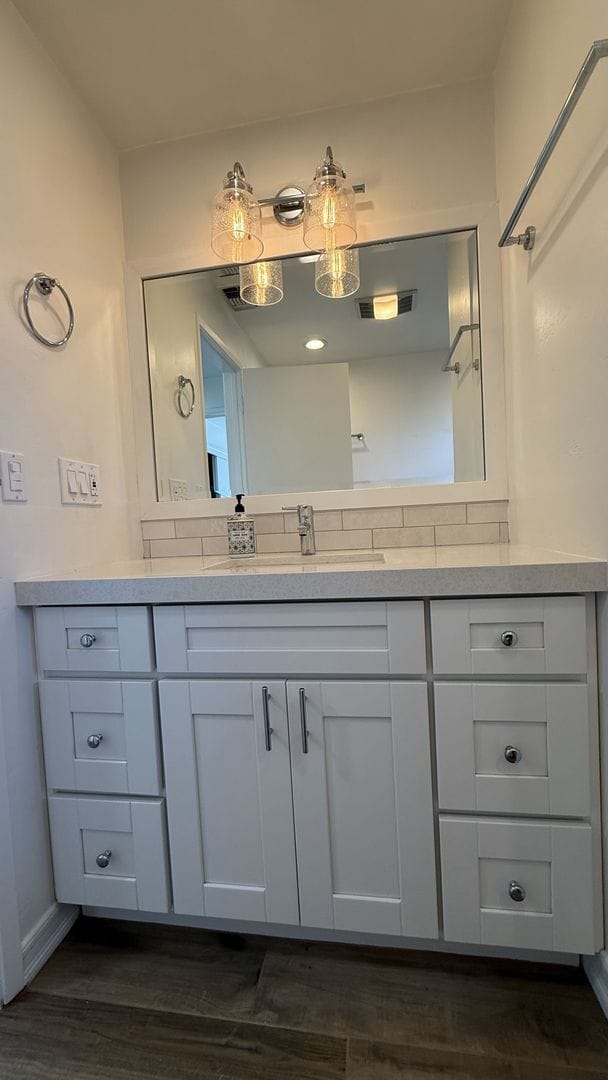 Building Photo - Beach Style Living in Encinitas, CA!