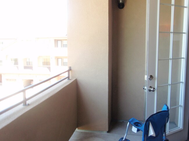 Balcony - 200 Poplar St