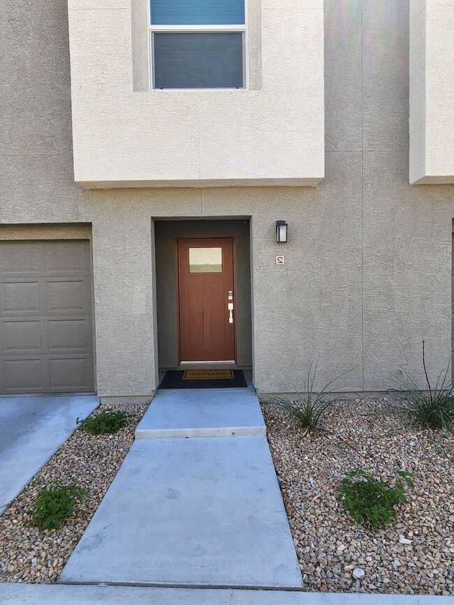Building Photo - 2775 Atomic Tangerine Wy