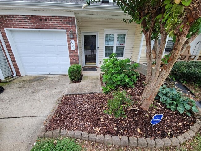 Foto del edificio - Great 2 Bedroom 2.5 Bath in Ridge Creek!