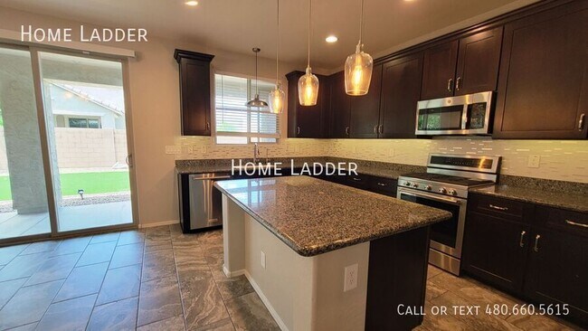Building Photo - 12034 W Tether Trl