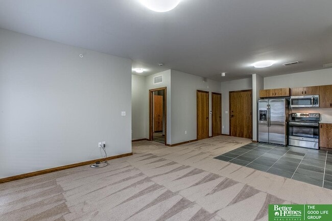 Foto del edificio - 1330 S 70th St