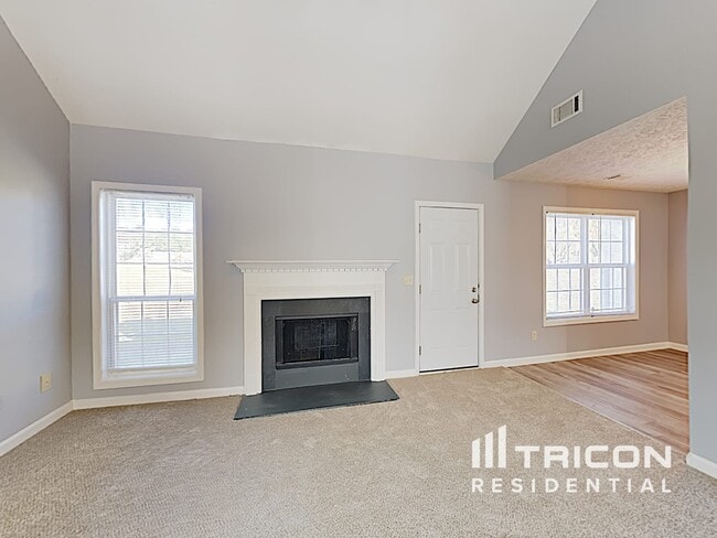 Foto del edificio - 615 Bridle Creek Dr