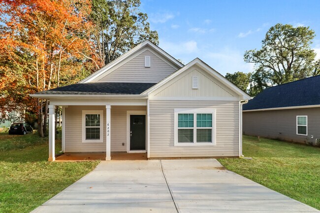 Building Photo - 6202 Hunter Ave, Charlotte, NC