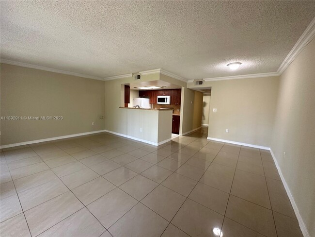 Foto del edificio - 8309 Coral Lake Ln