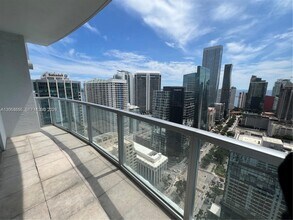 Building Photo - 1060 Brickell Ave