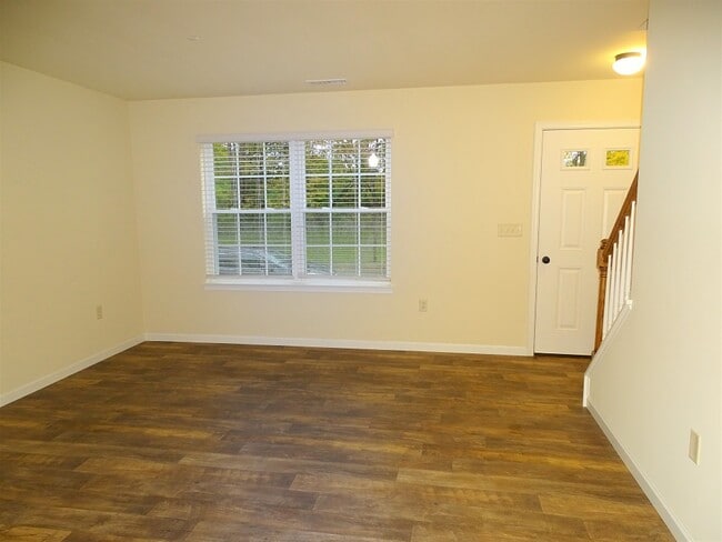 Building Photo - 818 Byler Cir