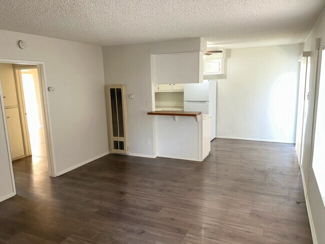 Photo - 15531 Belshire Ave Apartment