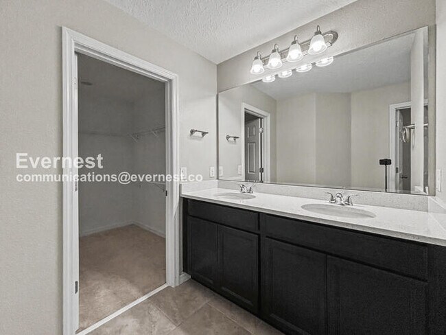 Foto del edificio - 5587 Sabal Dr