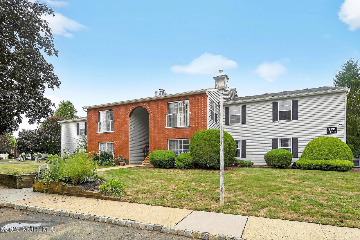 Foto del edificio - 722 Zlotkin Cir