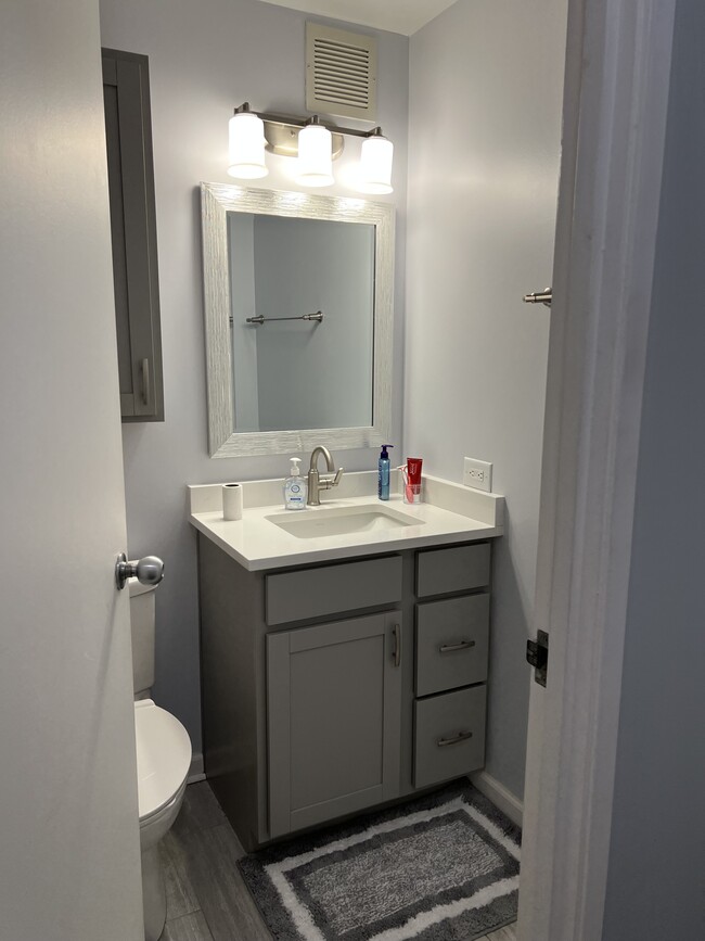 Foto del edificio - 3660 N Lake Shore Dr