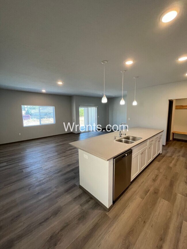 Foto del edificio - 1312-1314 E Farwell