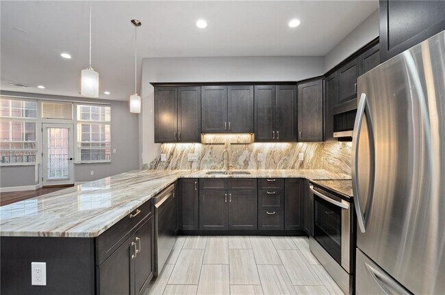 Foto del edificio - 144 Taunton Ave