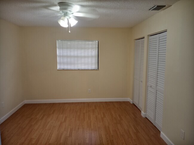 Foto del edificio - 6027 SW 38th St