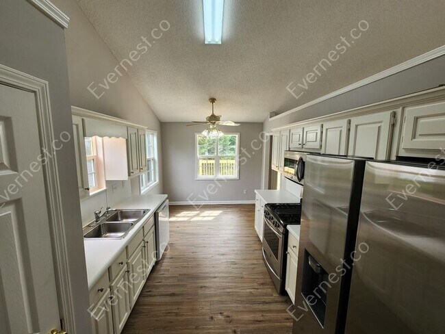 Building Photo - 285 Ashland Manor Dr