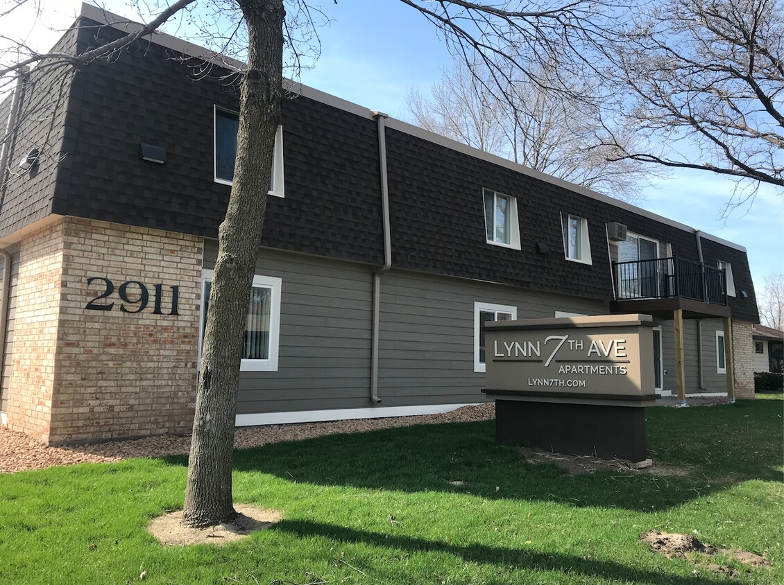 Foto principal - 2911 7th Ave