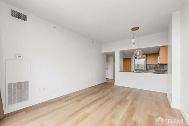 Foto del edificio - 333 1st St