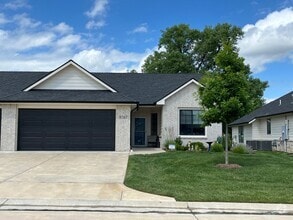 Building Photo - 5167 N Villa Pl