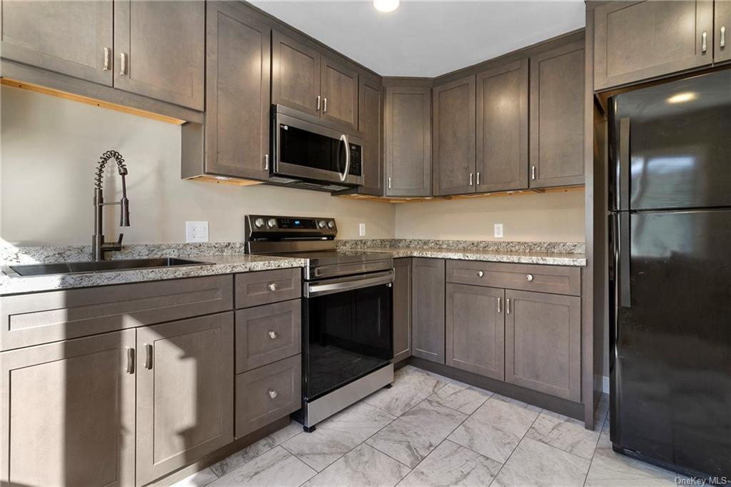 Foto principal - 37 Lakeside Rd