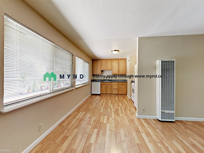 Foto del edificio - 2 br, 1 bath House - 592 59th St Apt 2 Apt 2
