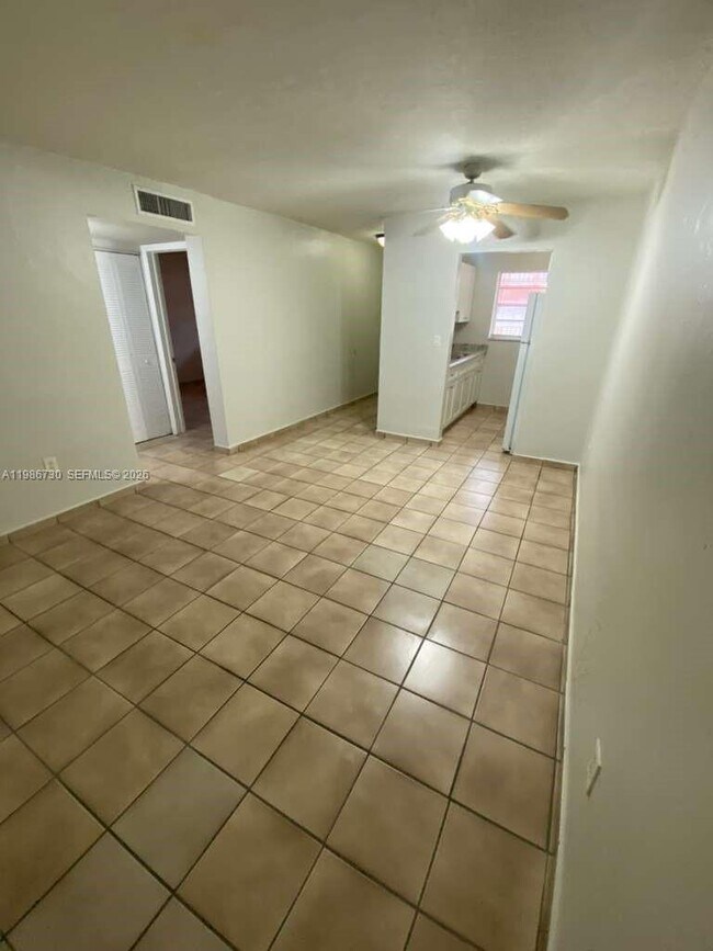 Foto del edificio - 4655 Palm Ave