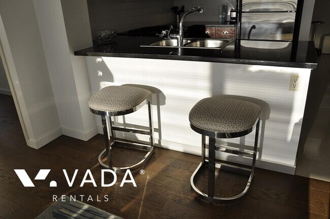 Photo du bâtiment - One Park Lane Apartment For Rent 903-170 W...