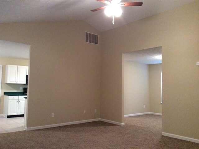 Foto del edificio - 7955 Meadow Bend Drive
