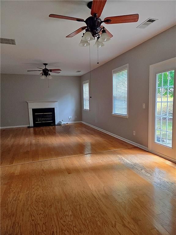 Foto del edificio - 1374 Dukes Creek Dr