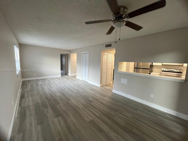 Foto del edificio - 3400 Foxcroft Rd