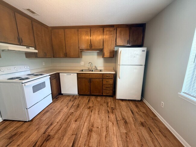 Foto del edificio - Charming 2 bedroom 1 bath duplex In Hahira Ga