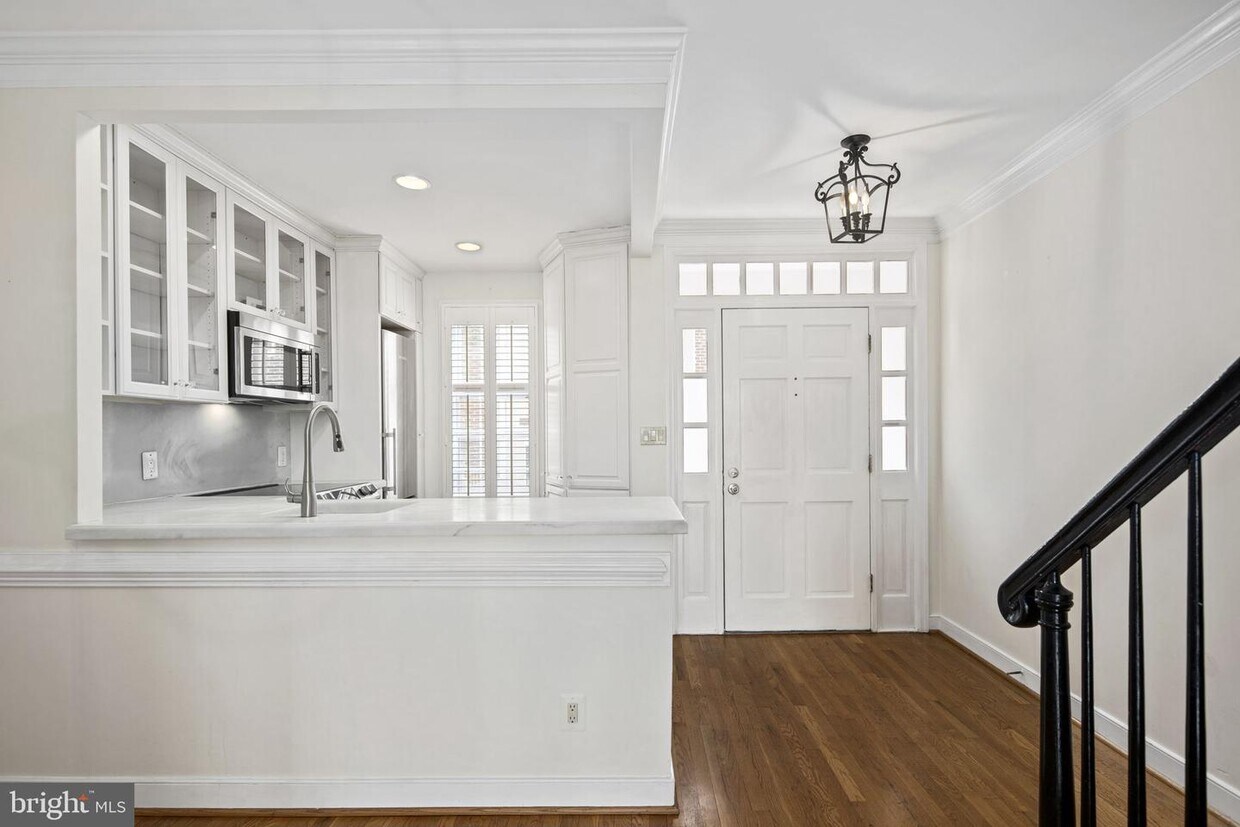 Foto principal - 645 S Columbus St