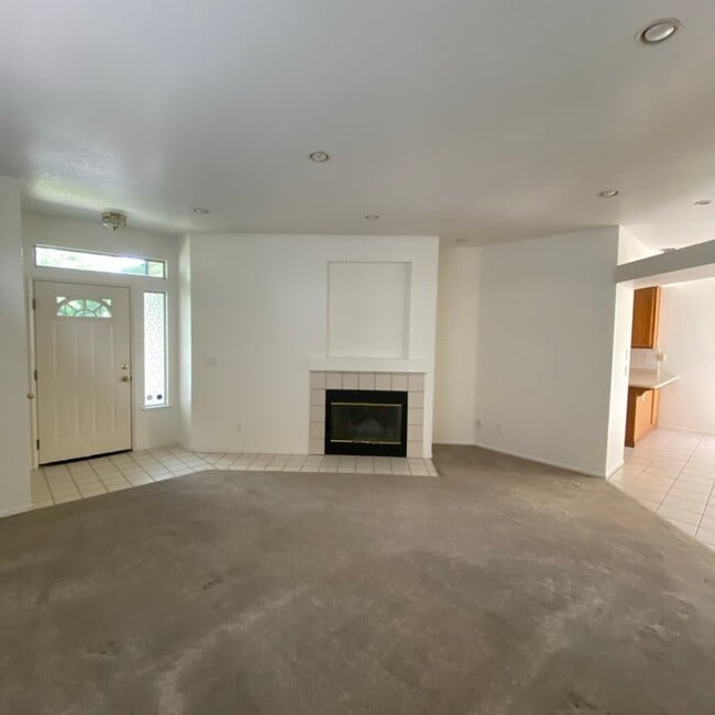 Building Photo - 3bd/2ba home for rent in Sacramento!