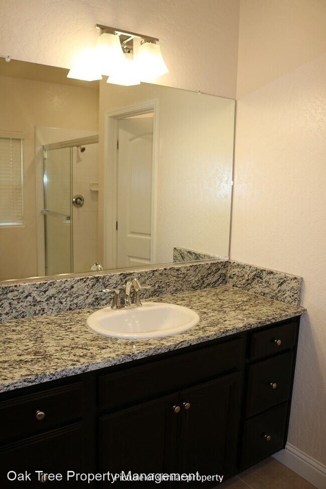 Foto del edificio - 3 br, 2 bath House - 6895 E. Fedora Avenue
