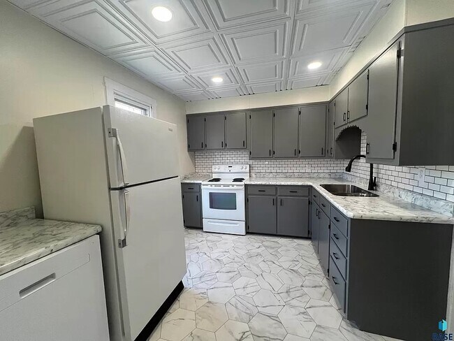 Foto del edificio - 409 N Oakley St