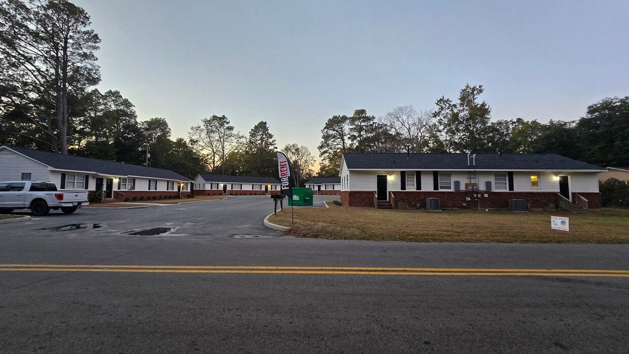 Primary Photo - Monetta Apartments