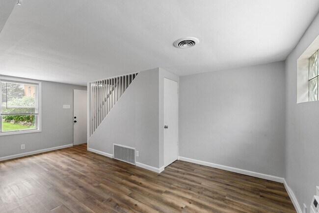 Foto del edificio - 5745 Murdoch Ave