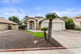 Building Photo - 1327 W Maria Ln