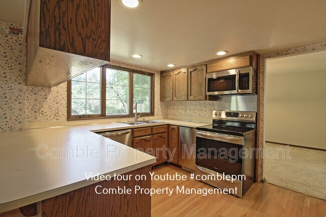Building Photo - 2534 Medina Cir