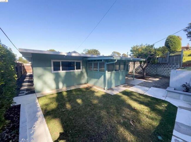 Foto del edificio - 2361 Oakmont Dr