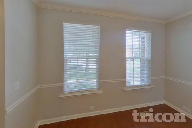 Building Photo - 6429 Sunnywood Dr