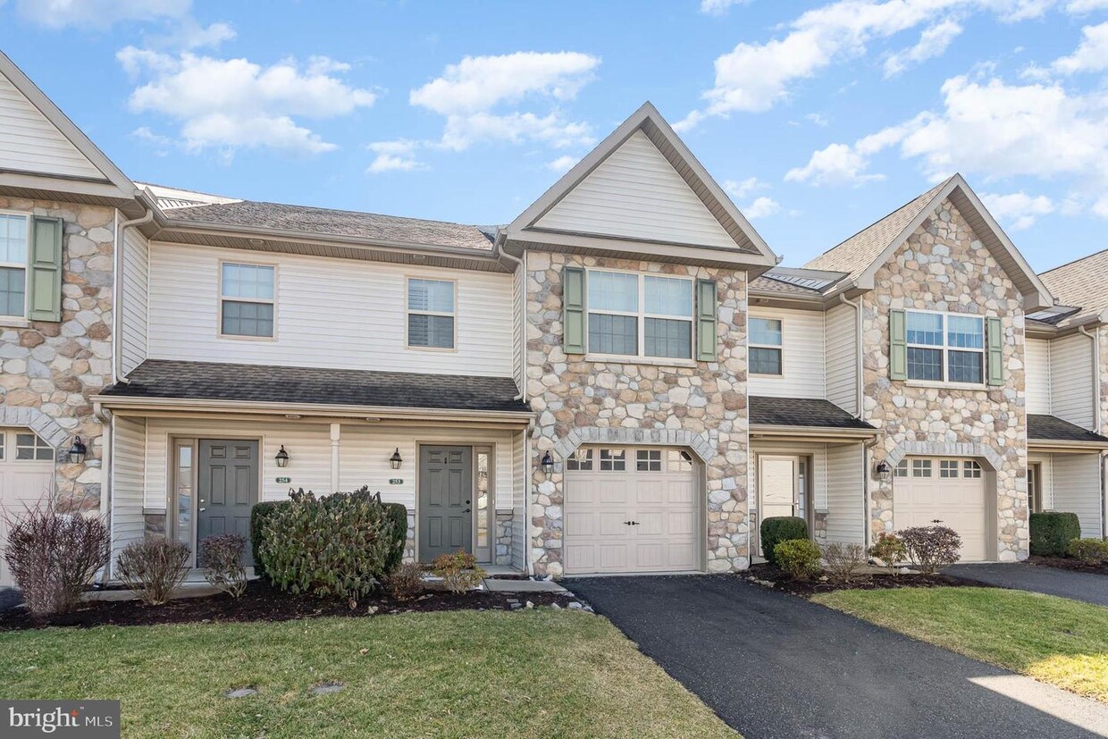 253 Melbourne Ln, Mechanicsburg, PA 17055 Townhome Rentals in