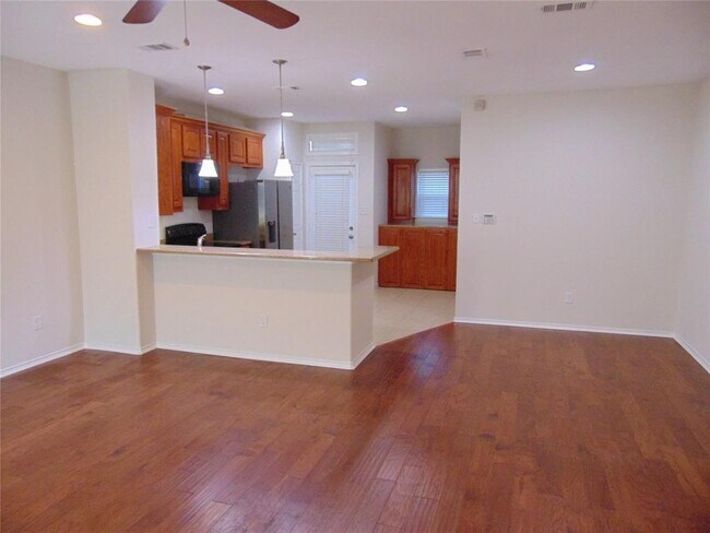 Building Photo - 5410 Bexar St
