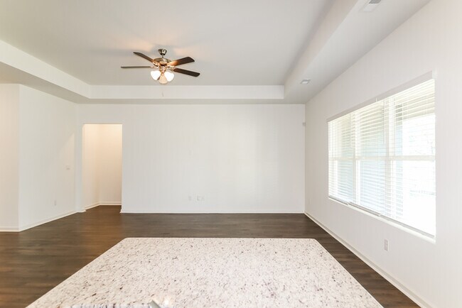 Foto del edificio - 5611 Timber Leaf Lp