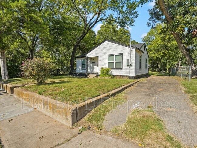 Building Photo - 2513 Southland St