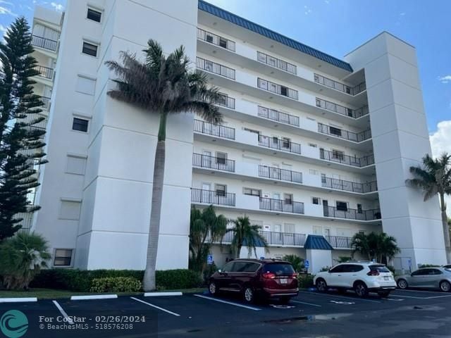 Building Photo - 5151 N Hwy A1A