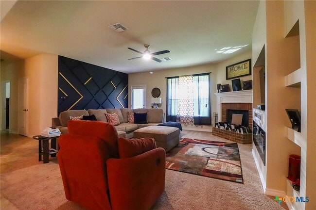 Foto del edificio - 802 Valentino Dr